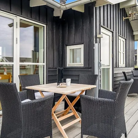 Egino - 90m From The Sea By Interhome 度假居 *